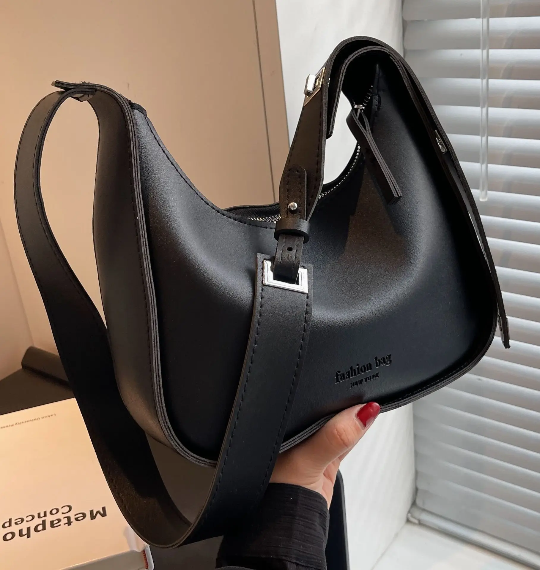 

High-End Small Group Design Shoulder Bags For Women Trend Cute Fashion Female Versatile Casual Underarm Bag Dumpling Shape