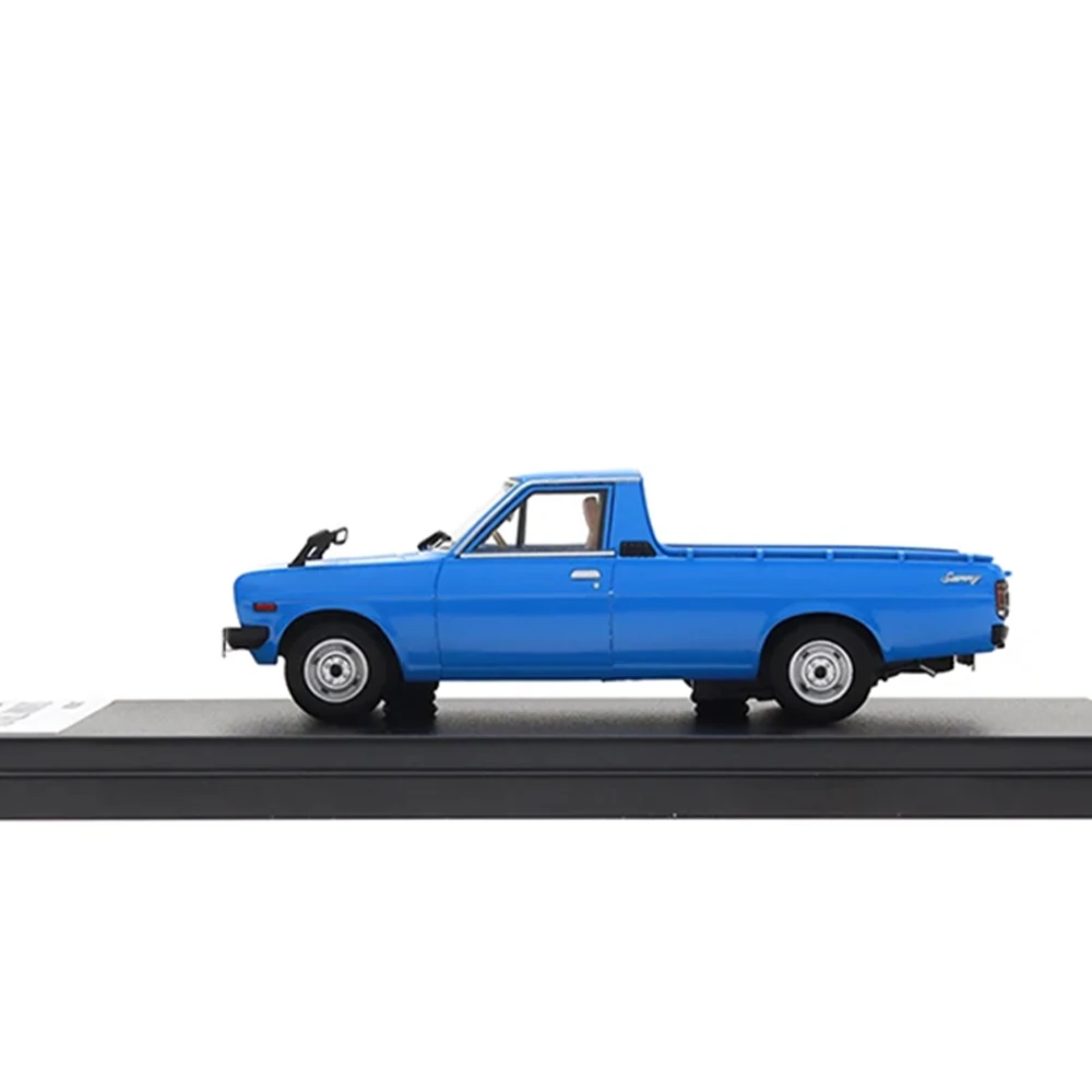 1:43 Handmade Resin Car Model Datsun Sunny Truck Long Body Deluxe 1979 Static Mini Vehicle Desktop Display Collectible Present
