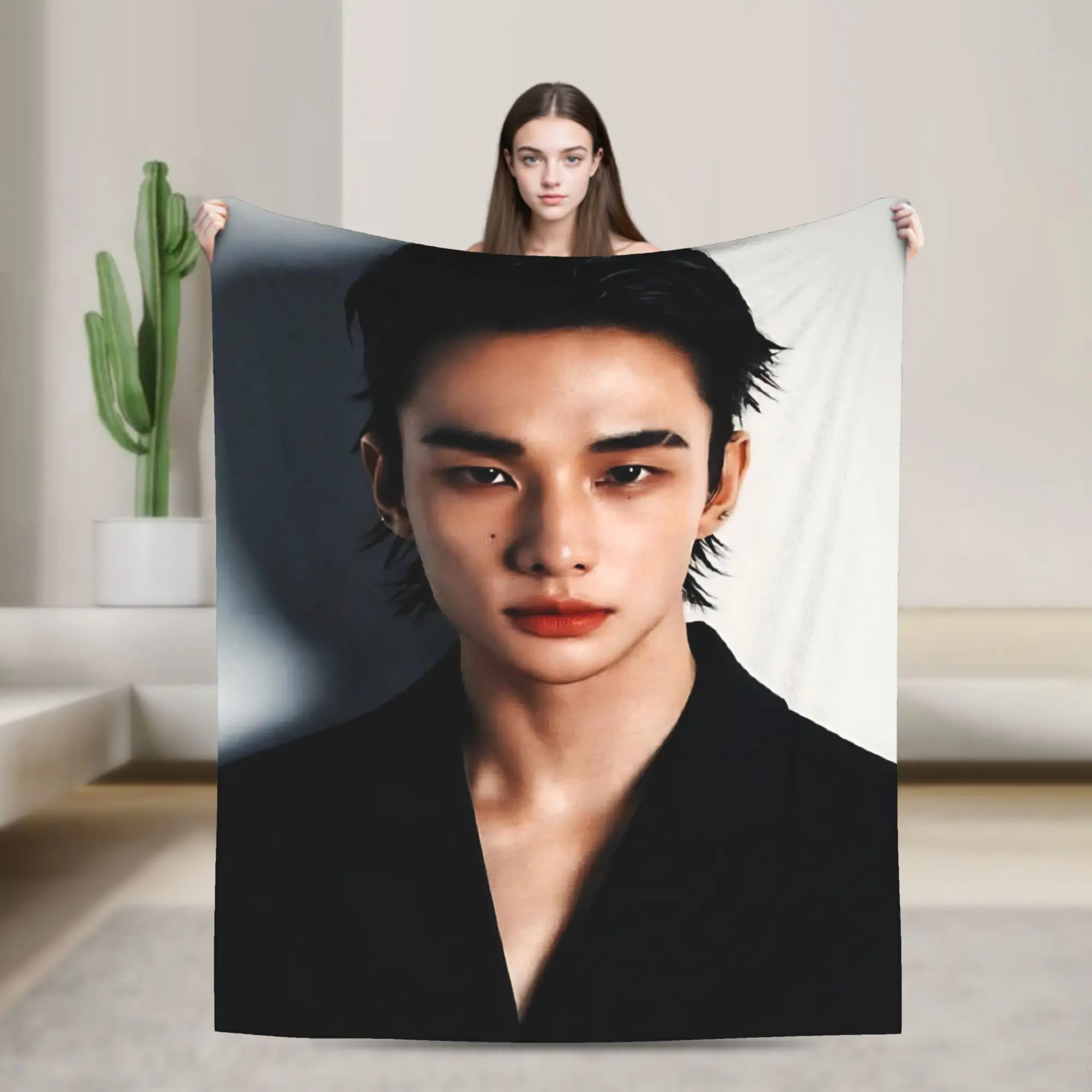 Hyunjin Kpop Idol Blanket Korean Star Flannel Novelty Warm Throw Blanket for Bedding Lounge Textile Decor