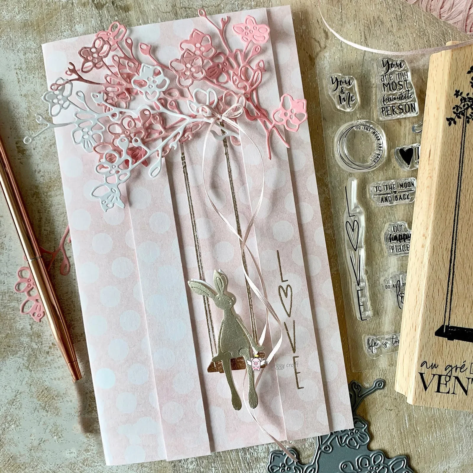 Piggy Craft metal cutting dies cut die mold Bench rabbit decoration Scrapbook paper craft mold blade punch stencils dies