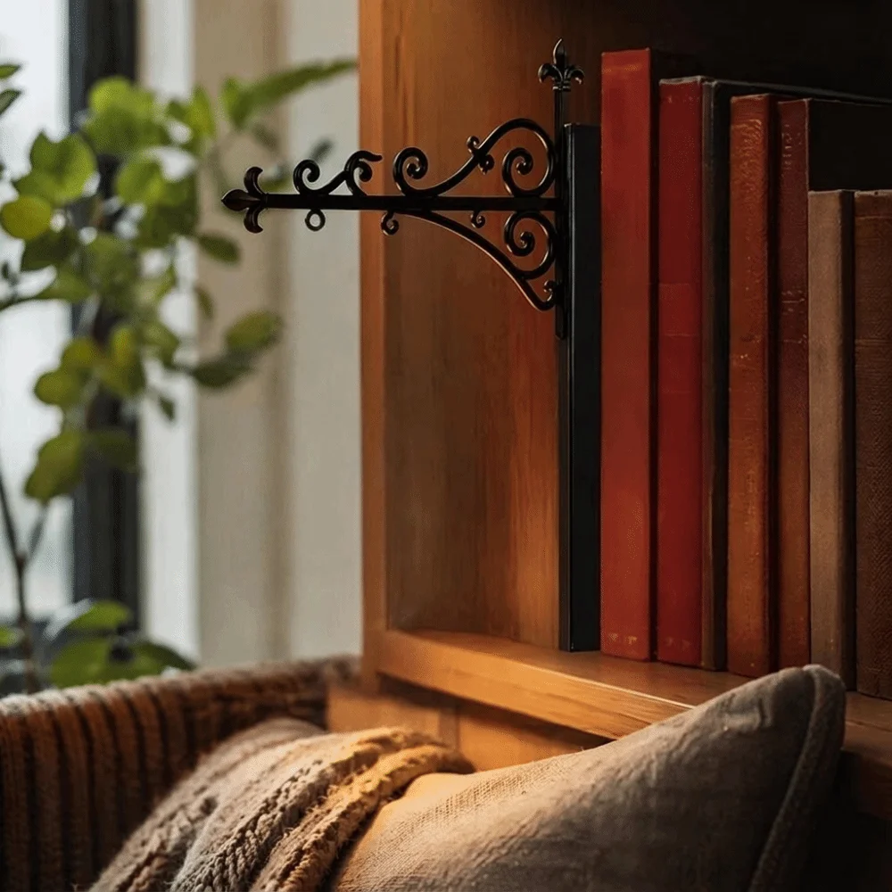 Vintage Iron Bookshelf Divider Rustic Scroll Matte Metal Surface Bookend Lamp Solid Iron Wear-Resistant Metal Bookend DIY