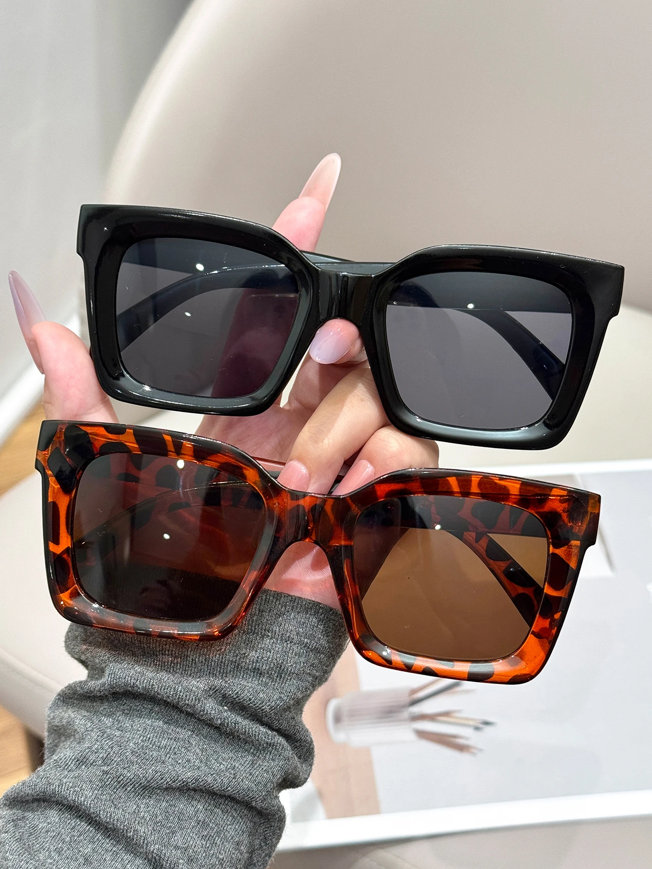 2pcs about square thick frame outdoor sunglasses, two background styles, go out all-match
