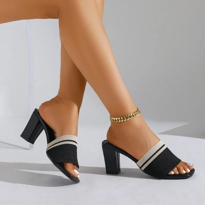 2025 Summer New Women's Thick Bottom Slippers High Heels Open toed Sandals Fashionable and Popular Sandals