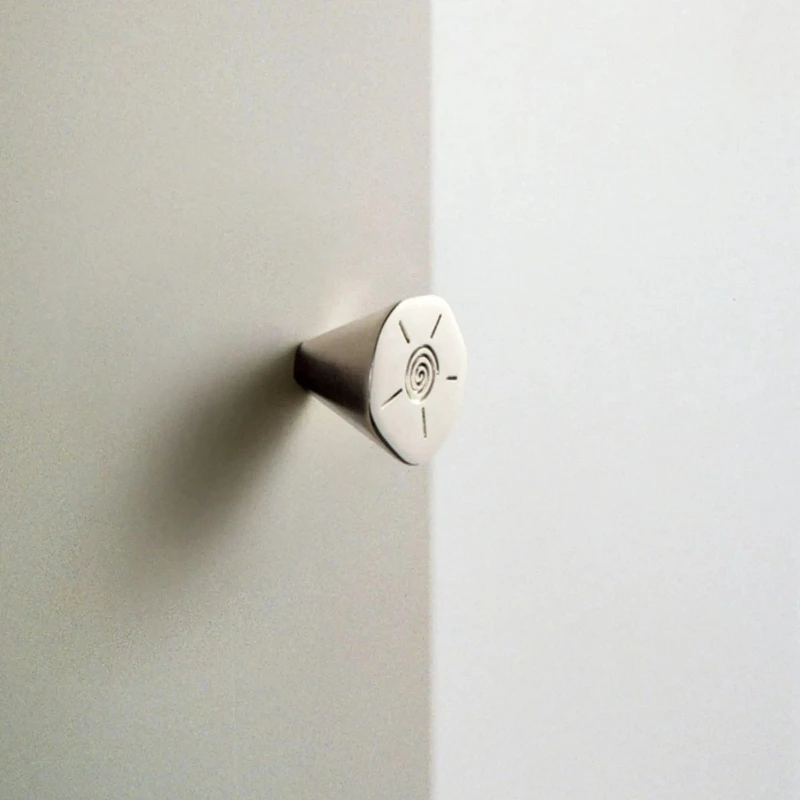 Creative Carving Sun Antique Style Cabinet Hardware Solid Brass Furniture Handle Wardrobe Sideboard Cabinet Bedside Kitchen Knob