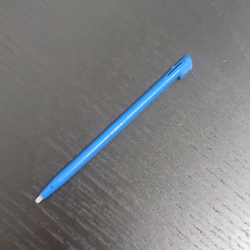 Original พลาสติกสีฟ้าหน้าจอสัมผัส Styluses ปากกาลายมือ Nintend 2DS เกมคอนโซล
