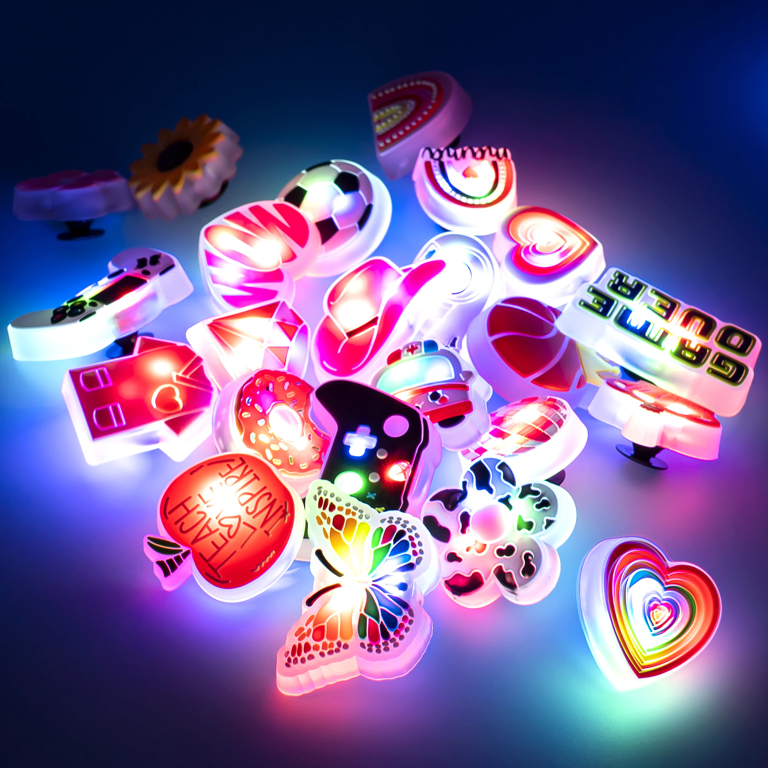 1 Stück LED-Schuhanhänger, Fußball-Gamepad, leuchtend, beleuchtete Schuhdekorationen, Zubehör, Sonnenblumen-Schmetterling, LED-Pins für Frauen und Mädchen – Detail 10
