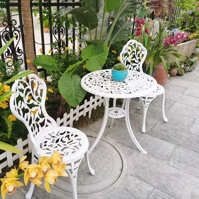 2024 Top Sell 3-piece Set Outdoor Garden Table And Chairs Cast Aluminum Furniture Combination Leisure Hotel Urniture Terrace Set