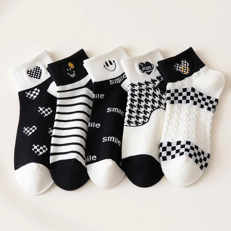 Fashion Women's Socks New Mid Tube Socks Combed Cotton Comfortable Breathable Straight Socks