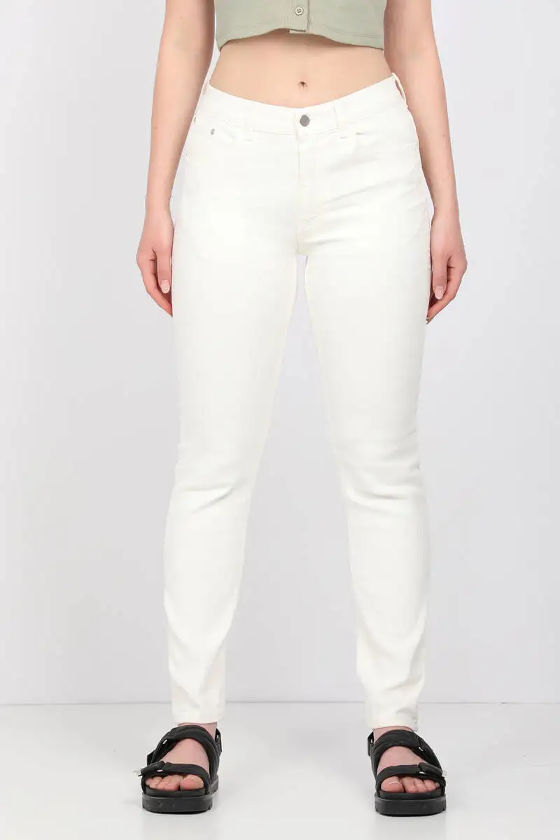 Women Raw White Slim Fit Jean Pants