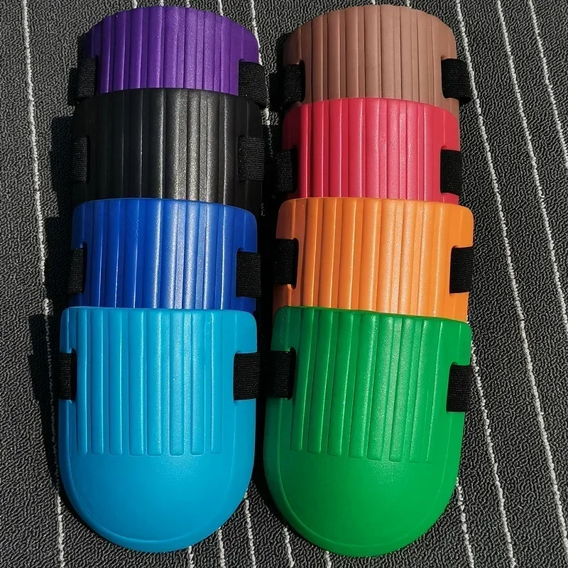 Foam Knee Pads Floor Mopping and Mopping Knee Pads Sports Kneeling Pads Foam Texture Protects Knees Against Bumps and Injuries
