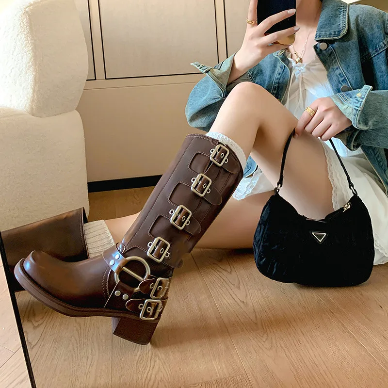 New Retro Brown Long Boots Metal Decoration Western Cowboy Biker Boots Rough Heel English Style Tall Tube Boots Female Designers