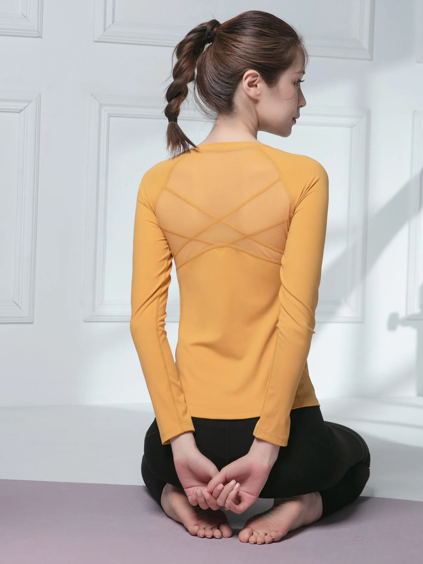 女性用ヨガフィットネススポーツウェア長袖ピラティストレーニングスーツ胸パッド付きプロフェッショナル速乾性秋冬セット