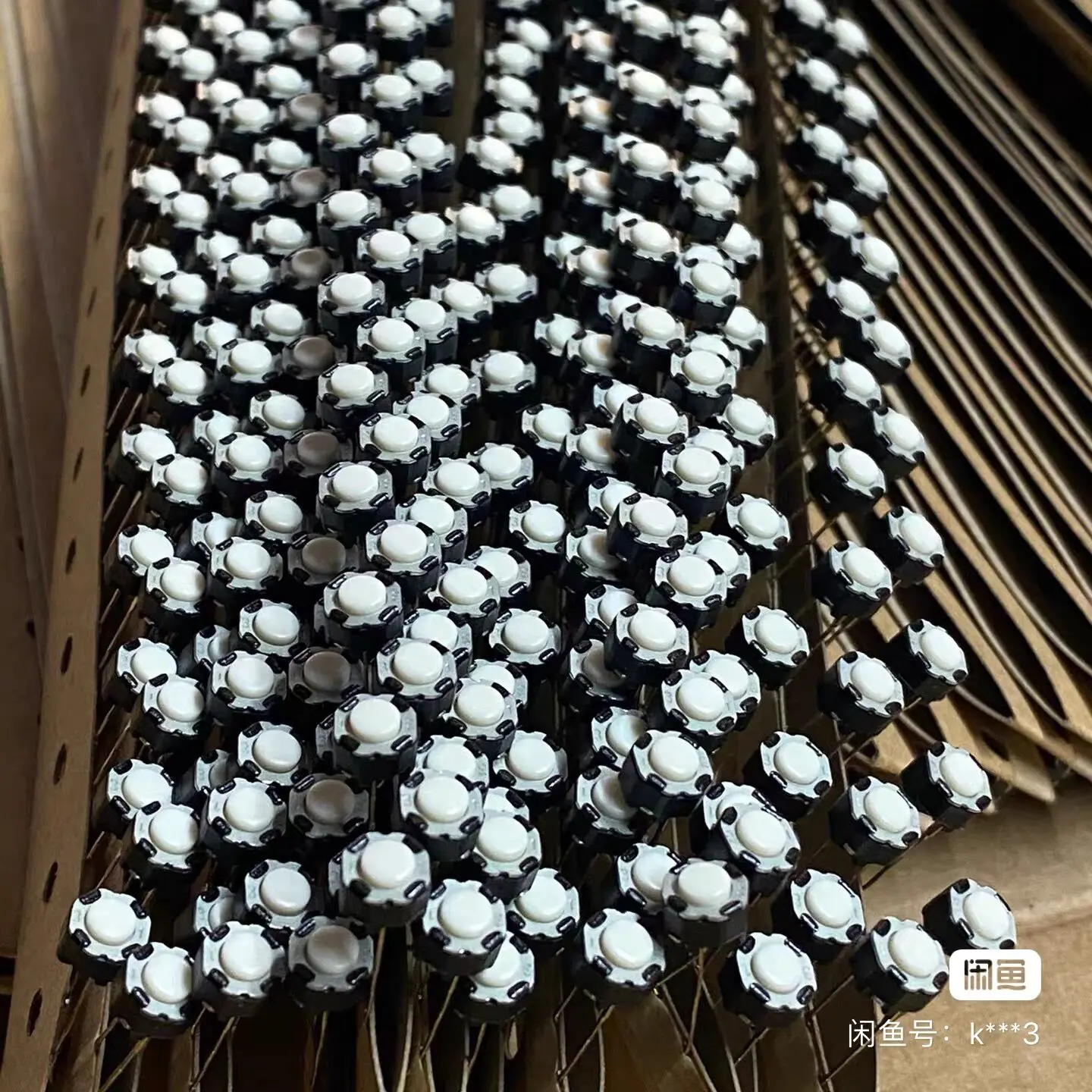 

50pcs 100% Original Pioneer CDJ-2000 900 850 350 400 Disc Player Play Button EVQ11L04M 6*6*4.3 mm Switch DSG1117 IC Electronic