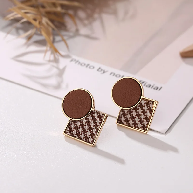 925 Silver Needle Fashion Exquisite Checkerboard Love Geometric Square Retro Plaid Ins Wind Earrings Jewelry Gift for Female