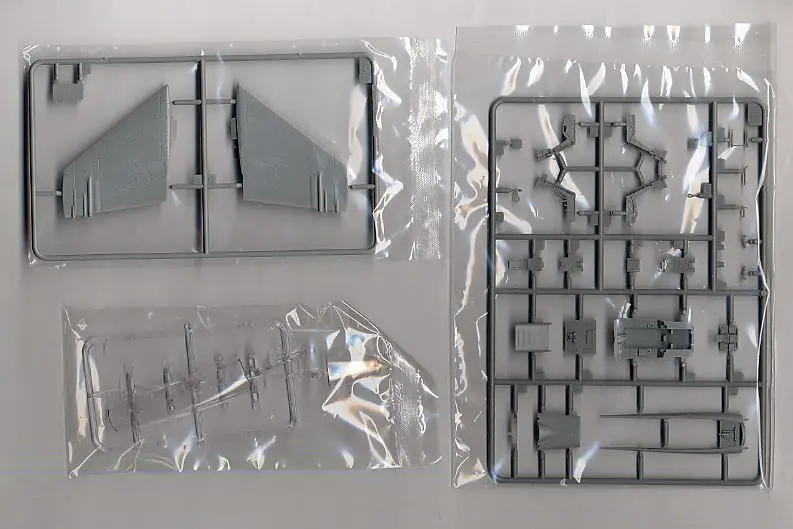 Hobbyboss 1:48 Scale US F18 F18D F/A-18D Hornet Fighter Jet Bomber Plastic Model Kit