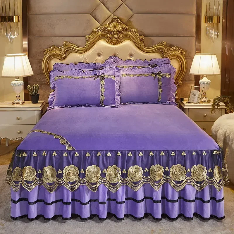 Luxury Bed Spread Fashion Bed Skirts Queen King Size Home Decoration Crystal Embroidery Velvet Bed Cover with Pillowcases