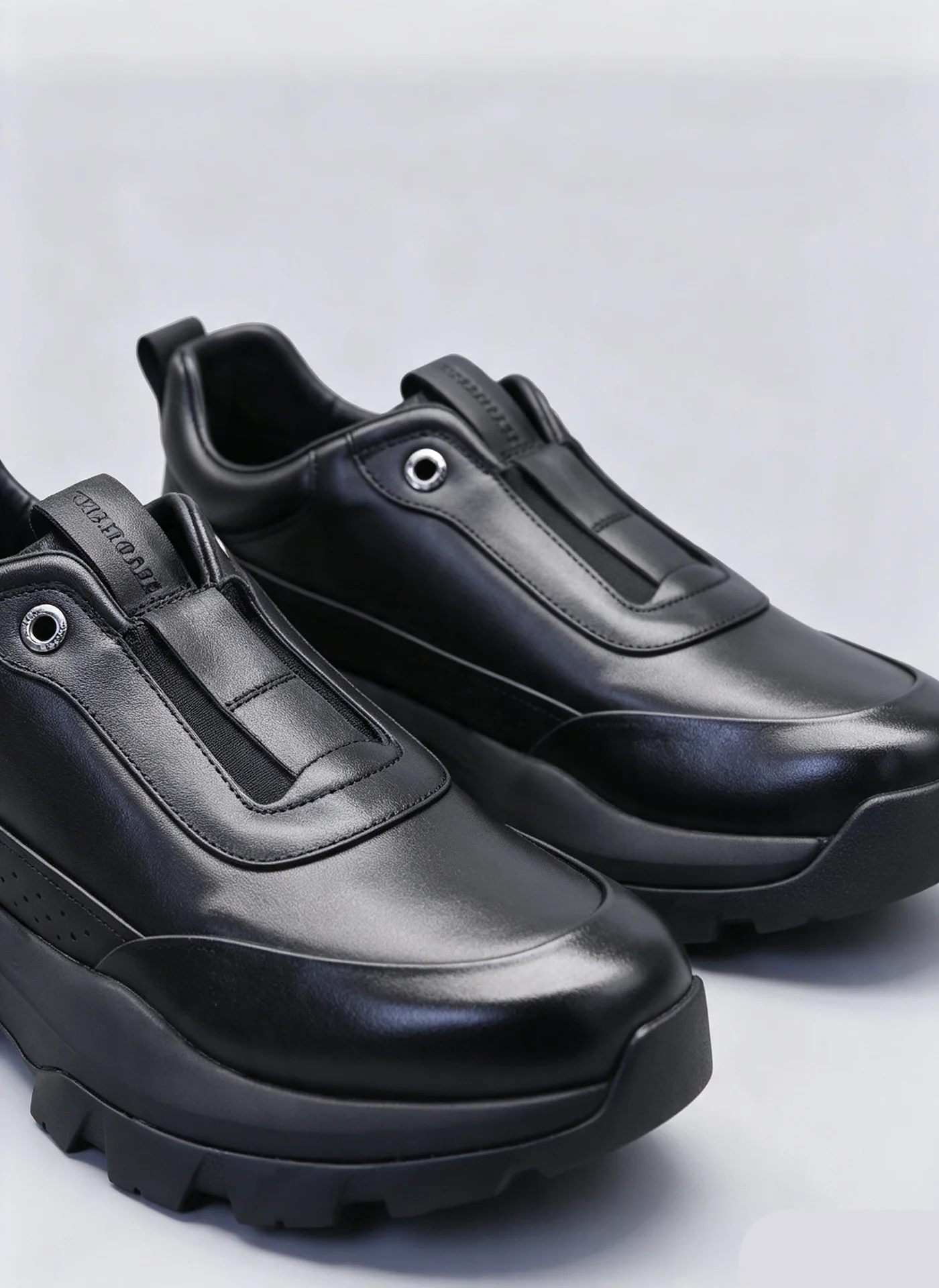 Leather Slip On Casual Sneakers Thick Lug Sole Walking Footwear Perforated Upper Shock Absorbing Platform Shoes Outdoor Shoes