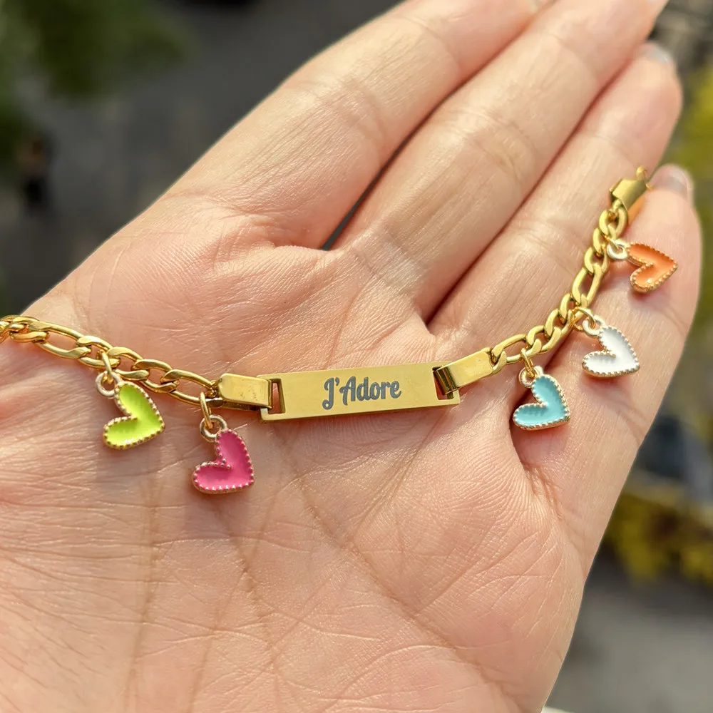 Lulus bunte Emaille Herz benutzer definierte Name Armband für Mädchen Edelstahl Laser Schriftzug niedlichen Armband Geschenk