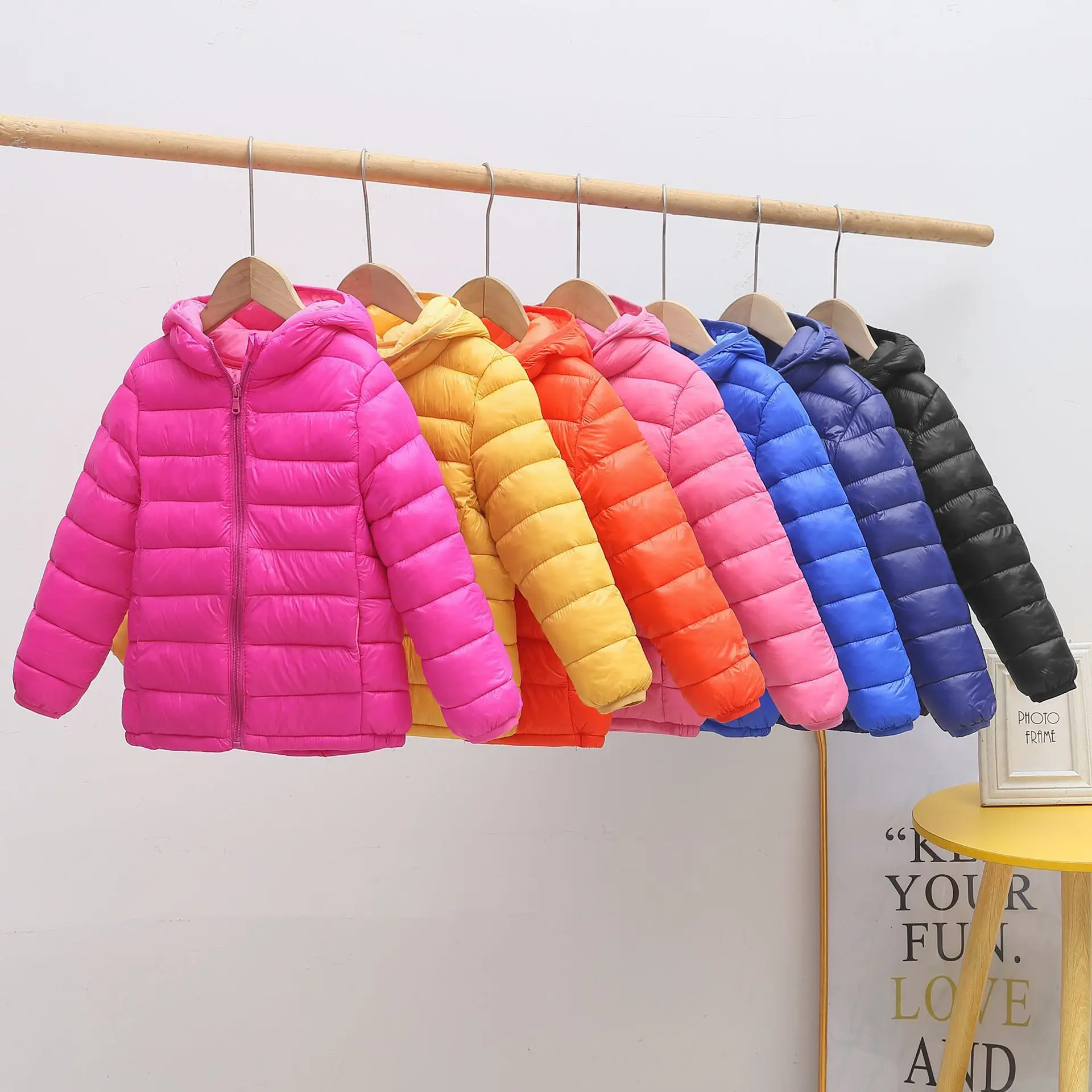 Kinderdaunenjacke für Jungen und Mädchen, koreanische Version, Herbst und Winter, leichte, einfarbige, warme Kapuzenjacke, 3-13 Jahre alt – Detail 3