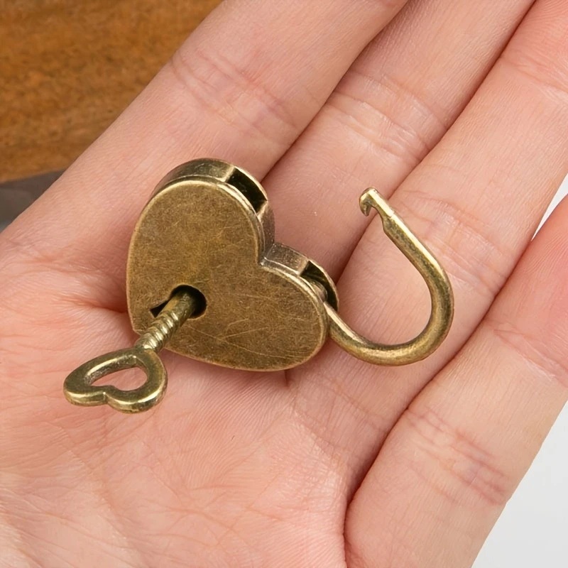 

1 PCS s Size Vintage Heart Shape Mini Padlock Small Security Lock For Dorm Cabinet Drawer Door Home Backpack Luggage