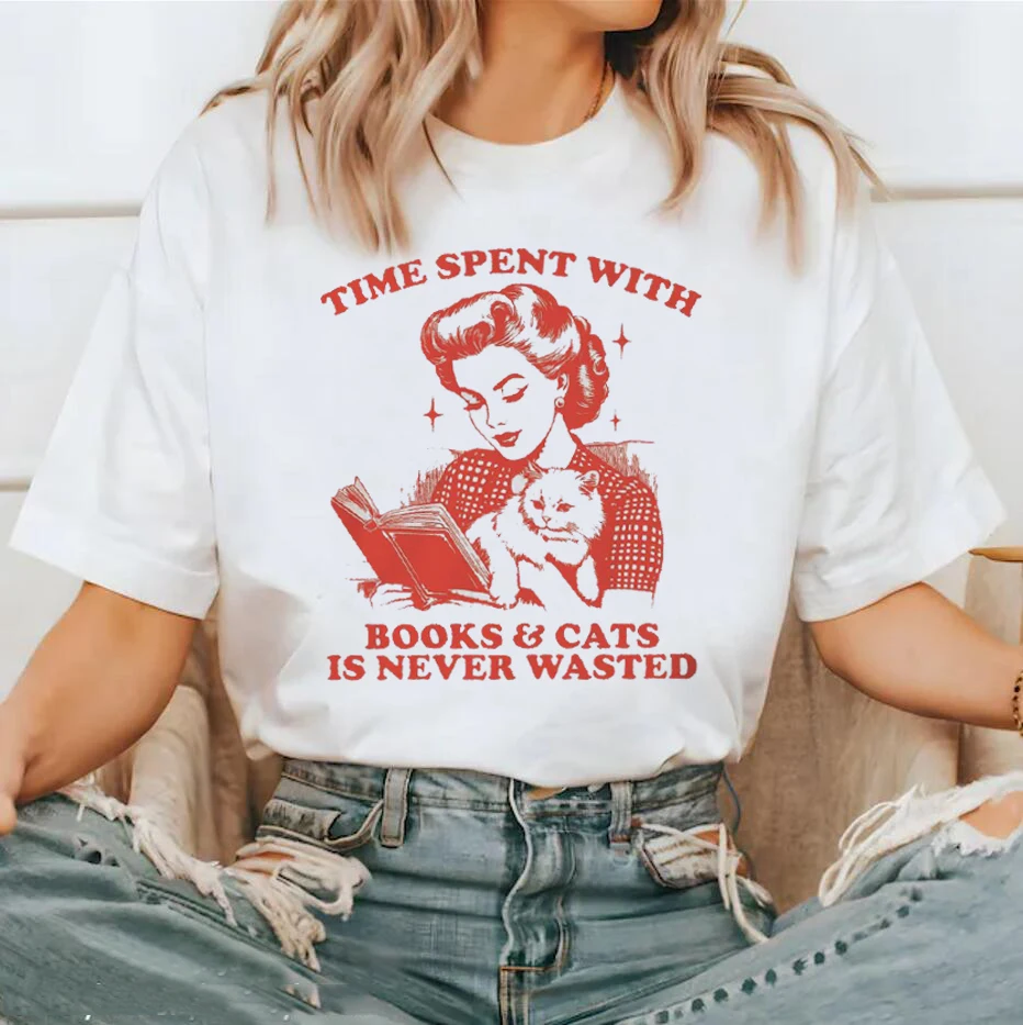 Time Spent With Books & Cats Is Never Wasted Female Graphic Tees Women Oversized Funny T Shirt Vintage Aesthetic T-Shirts Tops