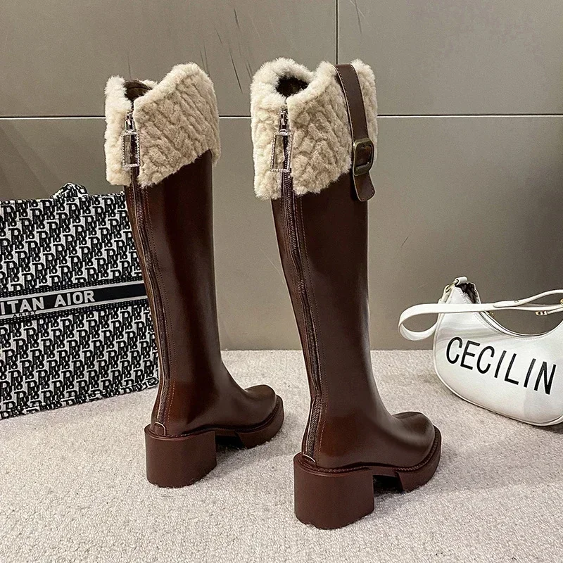 Bottes longues au genou pour femmes, chaussures gothiques chaudes, talon carré confortable, bottes à plateforme avec ceinture zippée, bord en peluche, marron, hiver