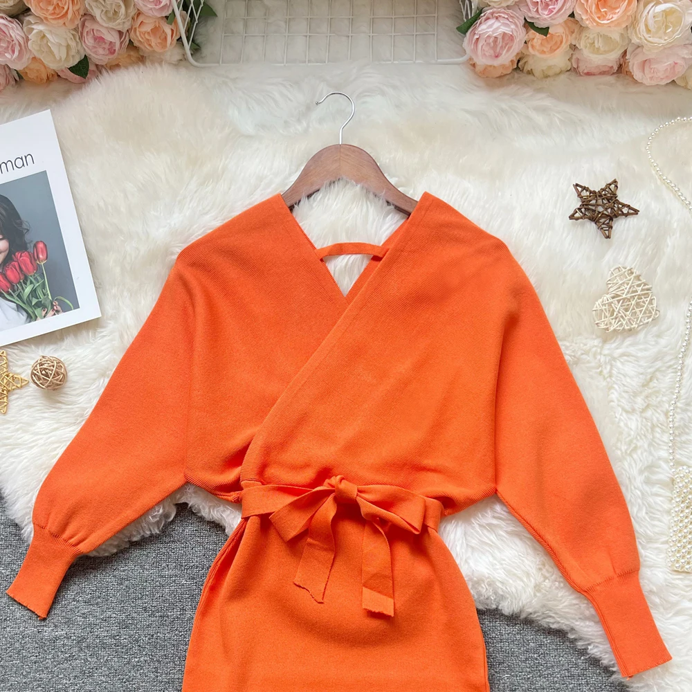 ชุดมินิเดรสไหมพรมรัดรูปทรงเข้ารูปสไตล์ชิคเซ็กซี่ ยูโอมูโอ คอลเลคชั่นใหม่ปี 2025 สไตล์ Y2K แขนทรงปีกค้างคาว ชุดเดรสไหมพรมรัดรูปสำหรับงานปาร์ตี้