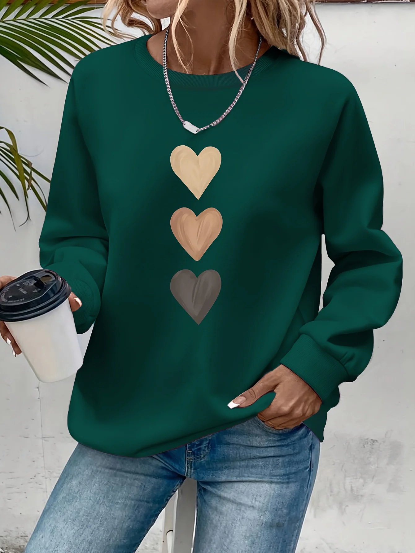Women's Crew Neck Sweatshirt Sweater Long Sleeve Heart Printed Design Fall and Winter Pullover Soft Fabric Women's Clothing