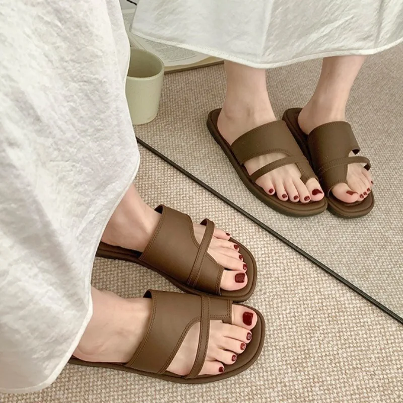 Summer New Women's Sandals Roman Casual Beach Flip Flops Outdoor Light Non Slip Women's Slippers Minimalist Versatile Flat Shoes