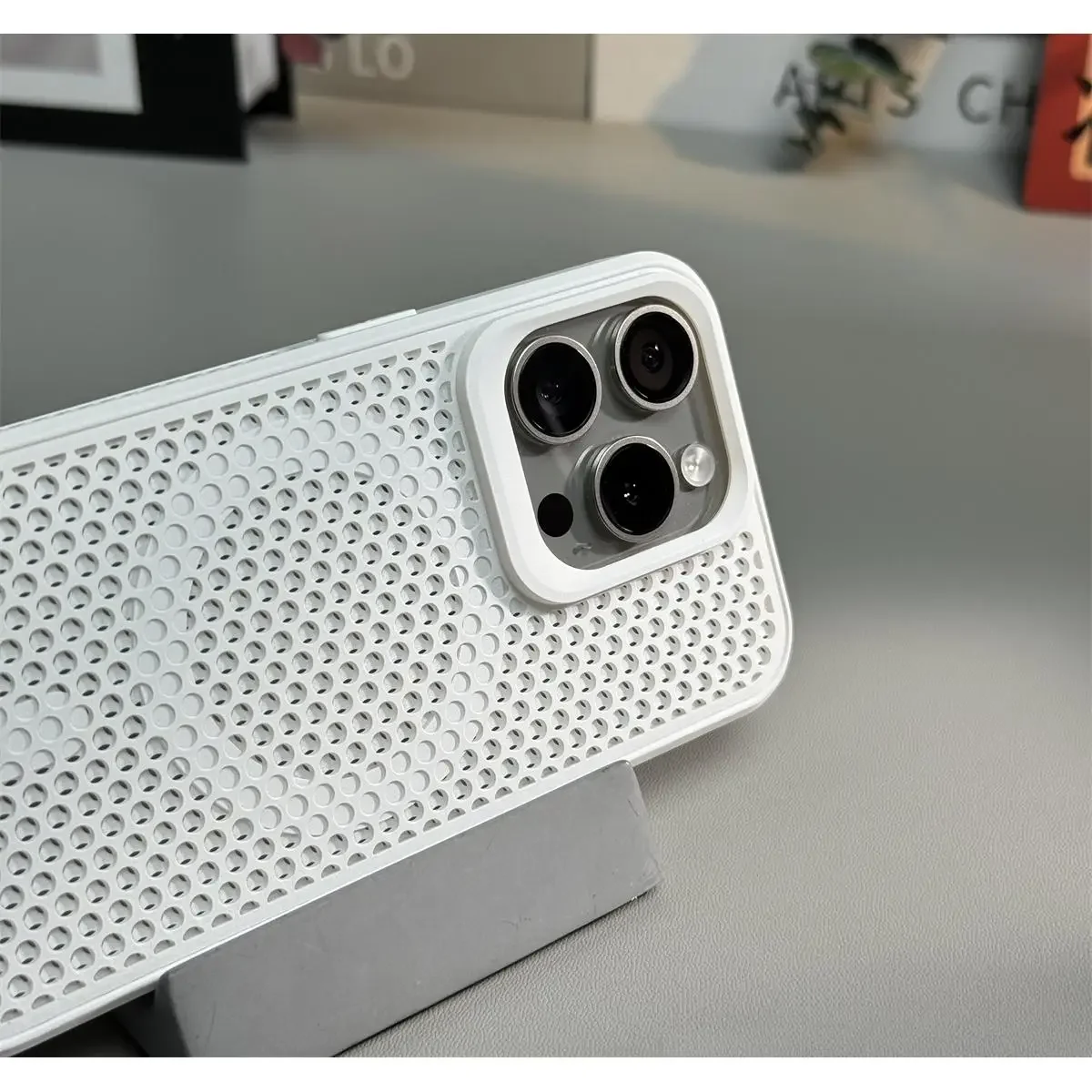 For Magsafe Luxury Heat Dissipation Mesh Case For iPhone 15 Pro Max 14 Plus 13 12 11 Magnetic Wireless Charging Breathable Cover