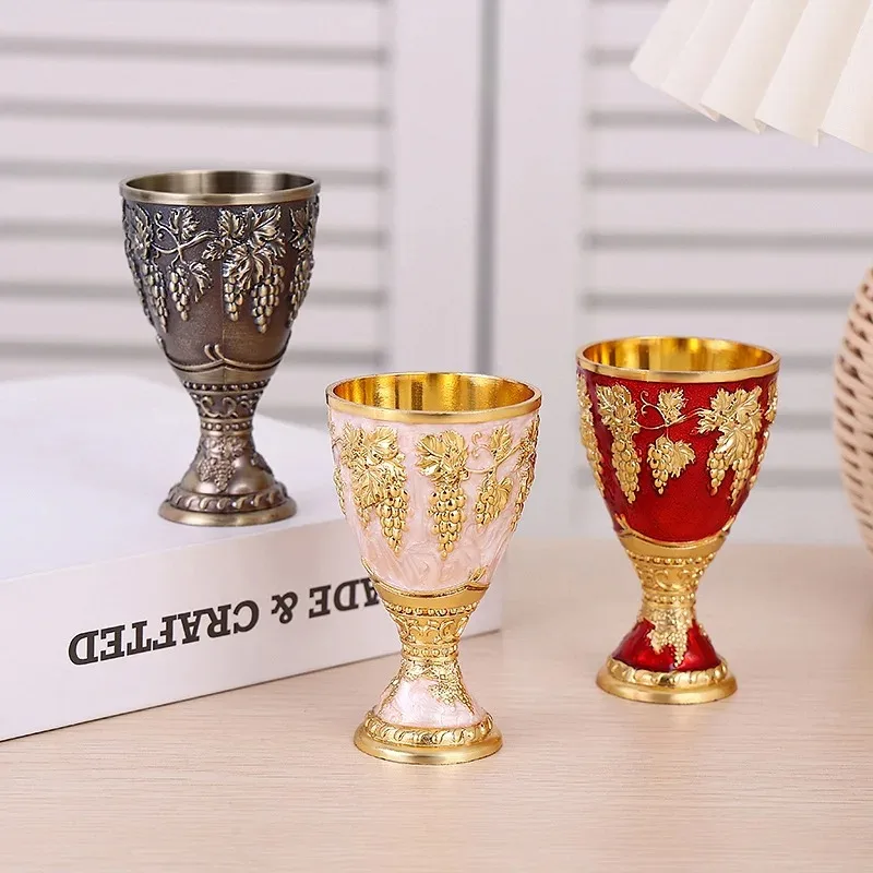 

European Style Wine Glasses Vodka Goblet Red Liquor Glass Spirits Cup Retro Alloy Mini Wedding Chalices 30ml Drinkware Tableware