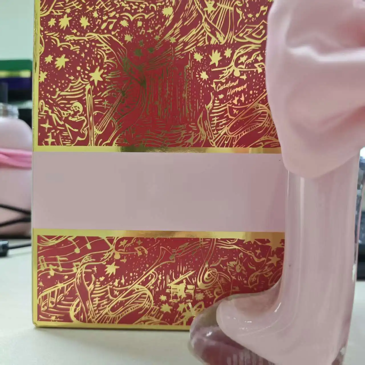 

Ca.rolina he'rr'era high-heeled shoes perfume with soft pink ribbon bow, sweet but not greasy flower and fruit fragrance