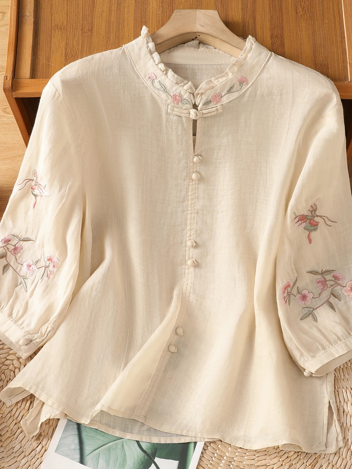 

Новый китайский хлопково-льняной костюм с вышивкой, большой размер, женский модный воротник с семью пуговицами све, чайный костюм, топ, летний