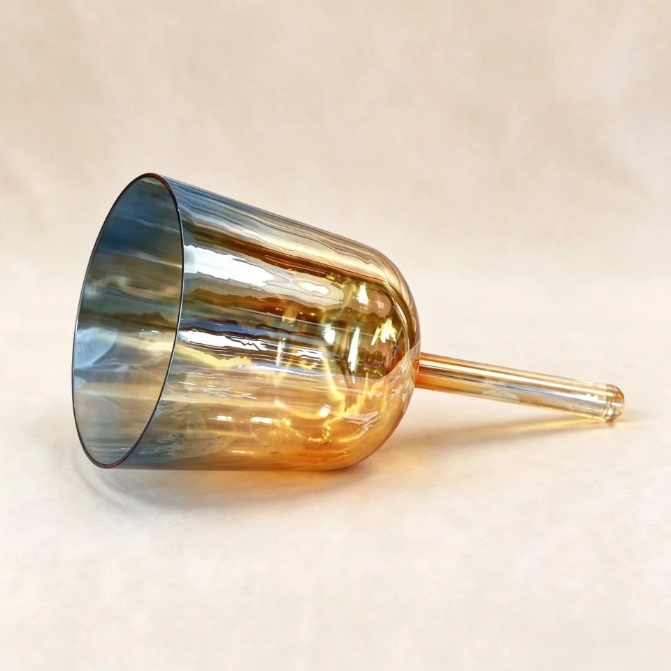 Buddha Light Gradient Handheld Alchemy Crystal Bowl for Sound Healing Handheld Crystal Singing Bowl