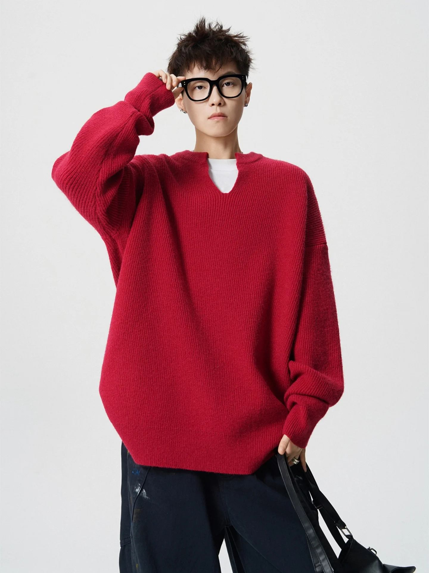 

Высококачественный вязаный свитер с V-образным вырезом, красный, для мужчин и женщин, осенне-зимний, однотонный, базовый, для пар, мягкий, удобный, нейлоновый.