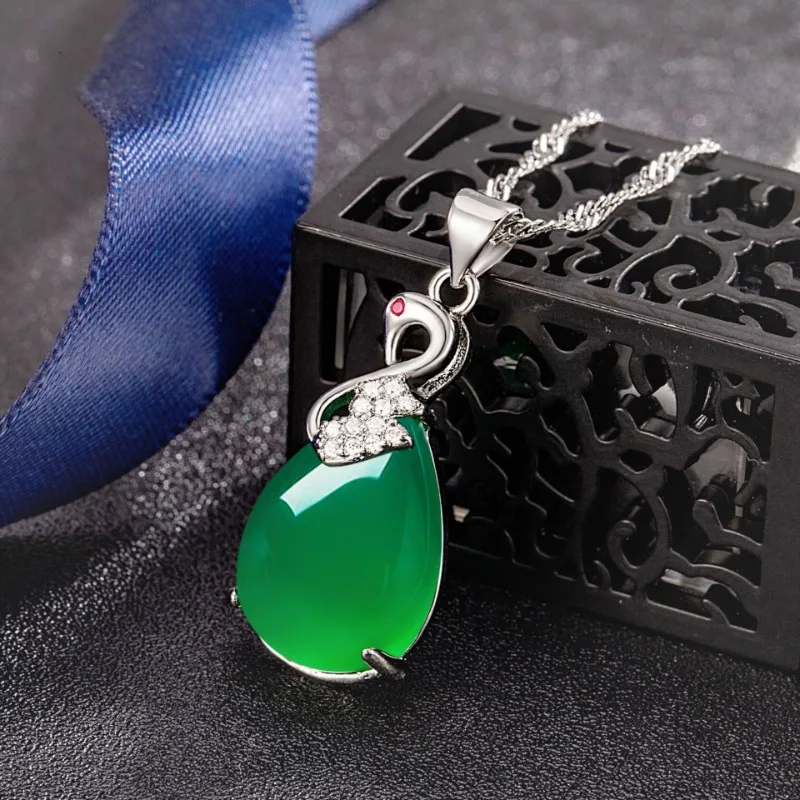 

Natural Green Chalcedony Hand Carved Water Drop Pendant Fashion Boutique Jewelry Men's and Women's Green Agate Necklace Gift