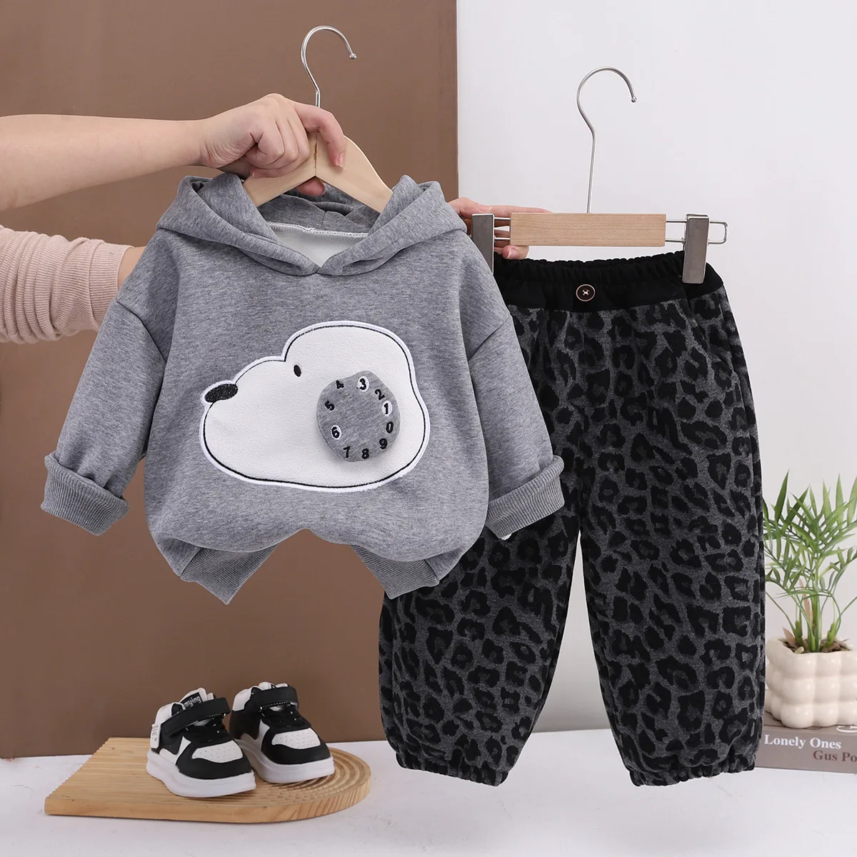 

Girls Thick Clothes Sets Winter 2025 Children Warm Velvet Hoodies Tops Pants 2pcs Sweatshirts Suit For Baby Cute Tracksuits Kids