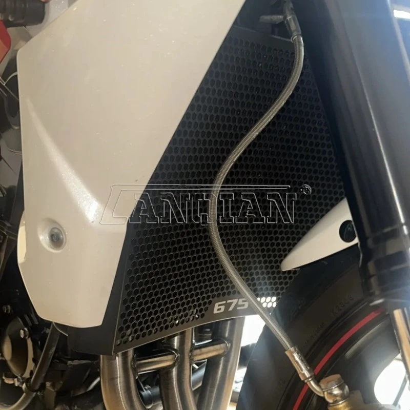 

For Street Triple R Street Triple675 675 R 2008 2009 2010 2011 2012 2013 2014 - 2016 Motorcycle 675R Radiator Guard Grille Cover