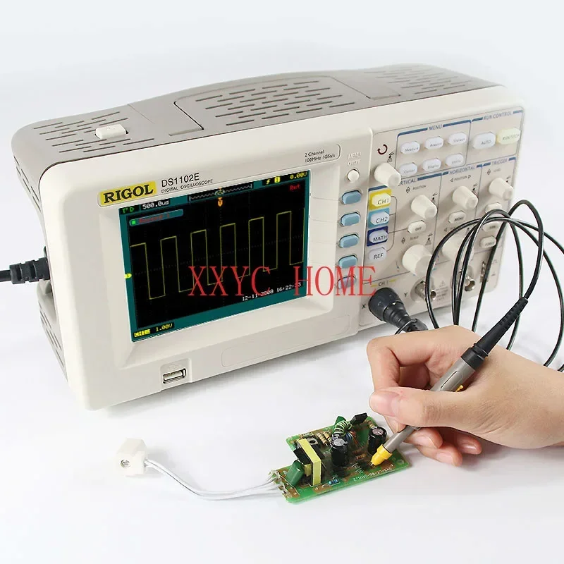 

DS1102E digital oscilloscope DS1052E dual-channel 100MHz sampling 1G DS1072U 50MHz bandwidth bandwidth