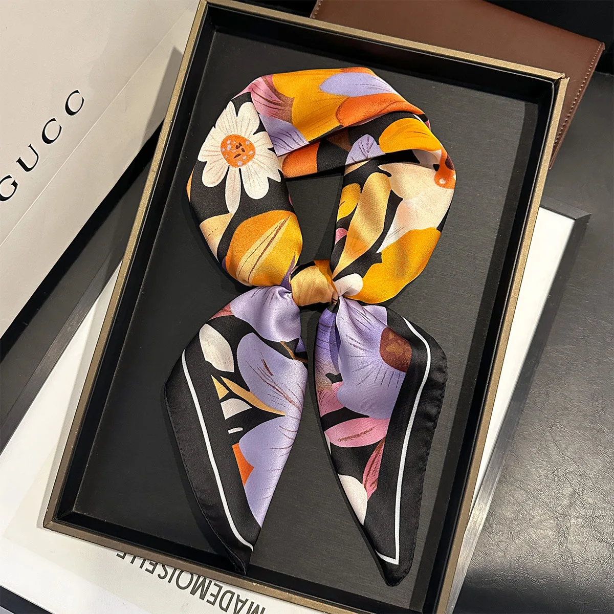 مصمم الحرير مربع وشاح المرأة شال من الساتان التفاف الحجاب رباط شعر الإناث المعصم الفاخرة الرأس 70*70 سنتيمتر Echarpe 2025 باندانا #6