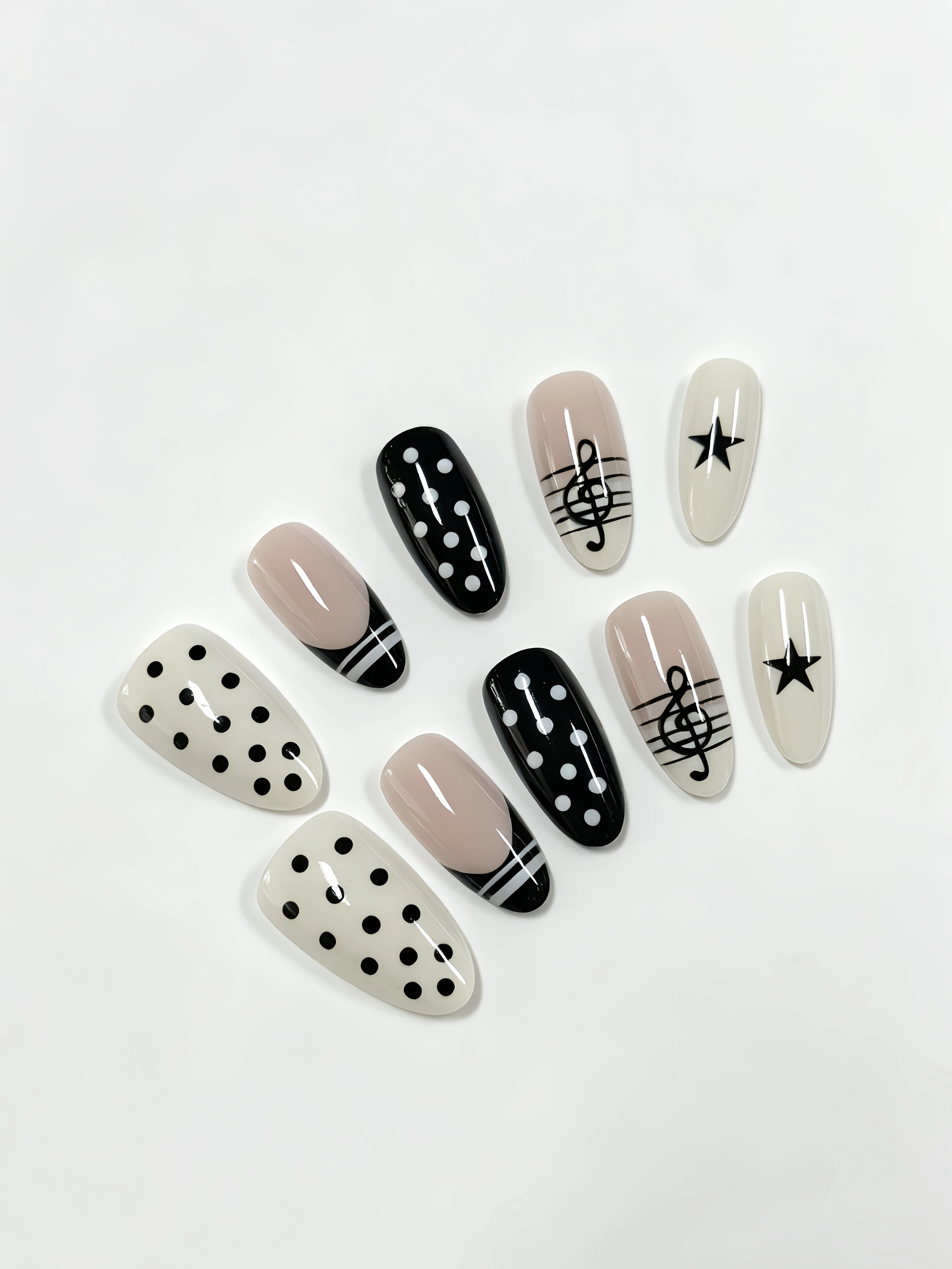 10-Piece Set of Medium-Length Almond-Shaped Nails, Complete Set with Musical Notes, Stars, and Polka Dots, Simple Music-Themed Nail Art Set, Fresh Korean Style, Artistic Photo Shoot Style, Versatile for All Seasons, Korean-Style Instagram Fake Nails, Minimalist Style Fake Nails for Halloween, Sweet and Cool Style