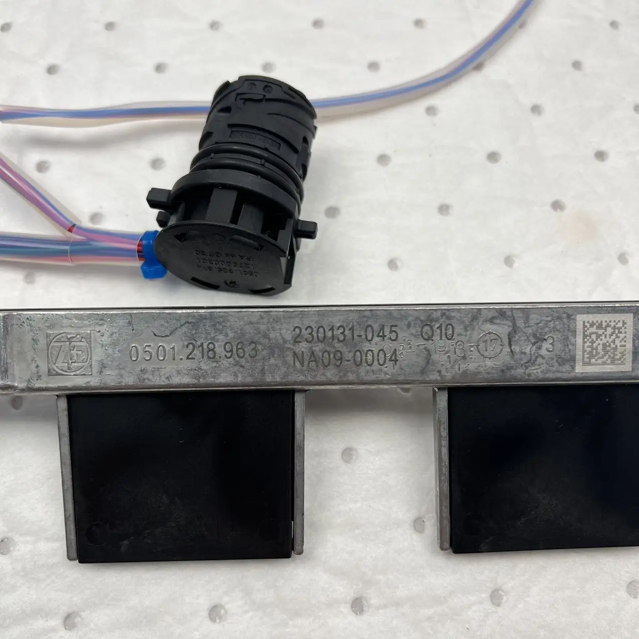 Sensor Saklar Gigi Porsche Panamera 2WD Suku Cadang Asli Baru 97031708500 0501218963