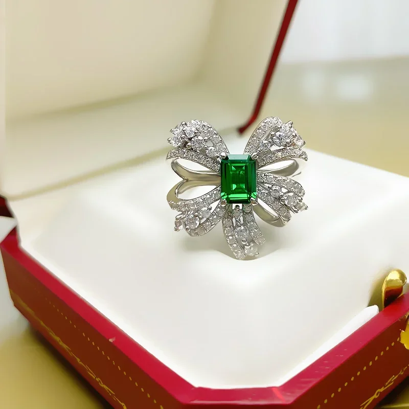 

1 carat Gaoding 925 sterling silver electroplated with 5 layers of platinum green bow ring, high carbon diamond wedding jewelry