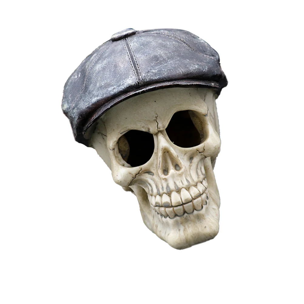

Hat Wearing Skull Resin Ornament Aquarium Decoration Random Color Hat Fish Tank Decor Artificial Skull Craft Fish Safe for Fresh