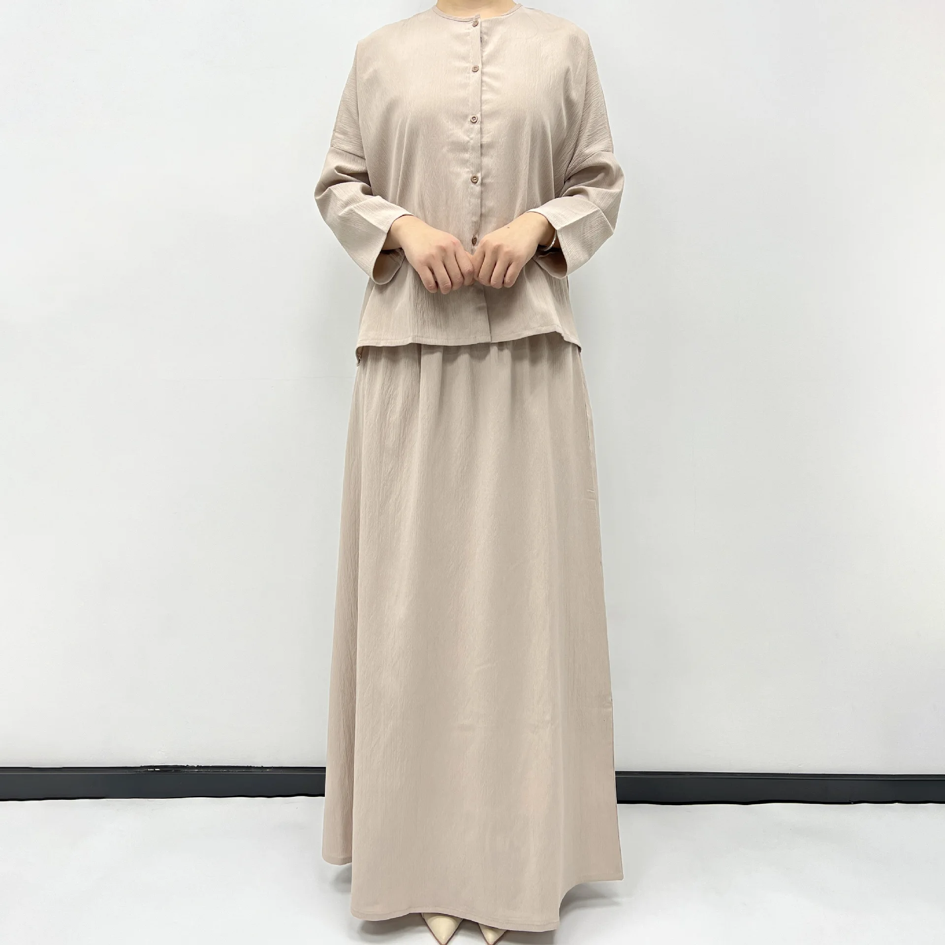 2PCS มุสลิมชุดผู้หญิงปุ่มเสื้อกระโปรงชุด 2 ชิ้นเสื้อผ้าอิสลามตุรกี Kaftan ดูไบ Abaya Femme Musulmane ตระการตา