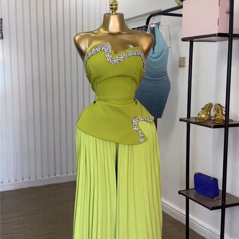 Moda 2 pezzi set da donna diamante strass caldi top corto e pantaloni a gamba larga a pieghe due abiti tuta nuovo vestito autunnale 2025