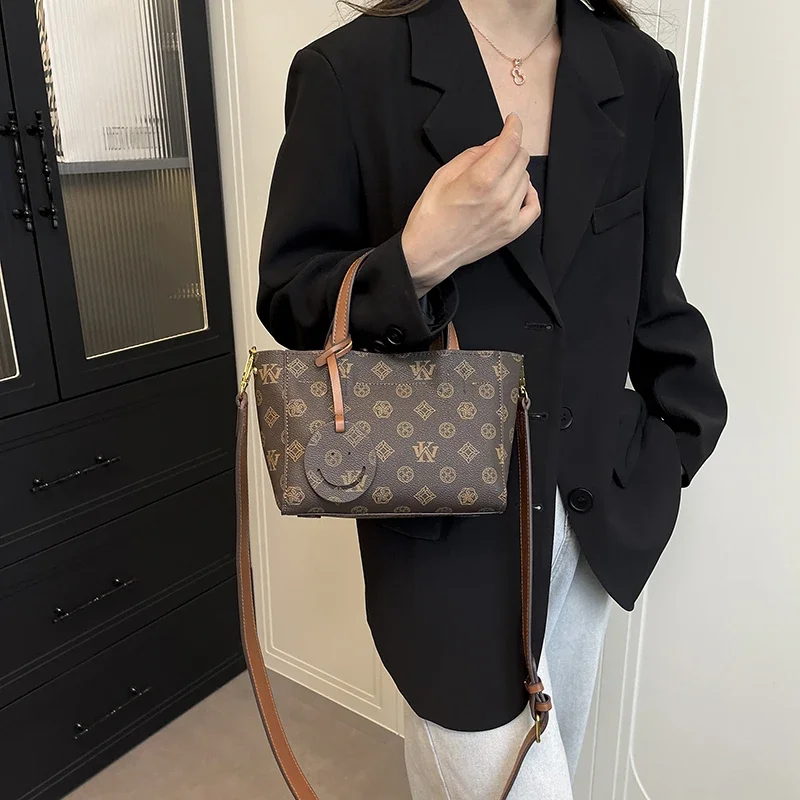 

Diaper Bag Luxury Minimalist Crossbody Purse Elegant Leather Satchel For Women Stylish Textured Designer Bag