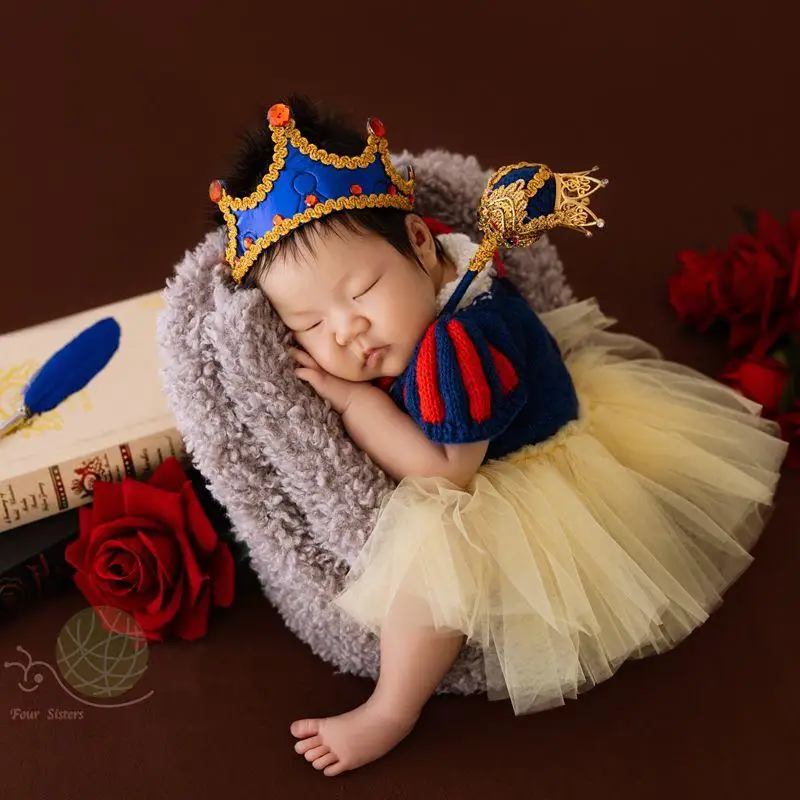Newborn Photography Props Handmade Knitting Prince Princess Outfit Set Backdrop with Decor Accessories for Studio Photo Shoot