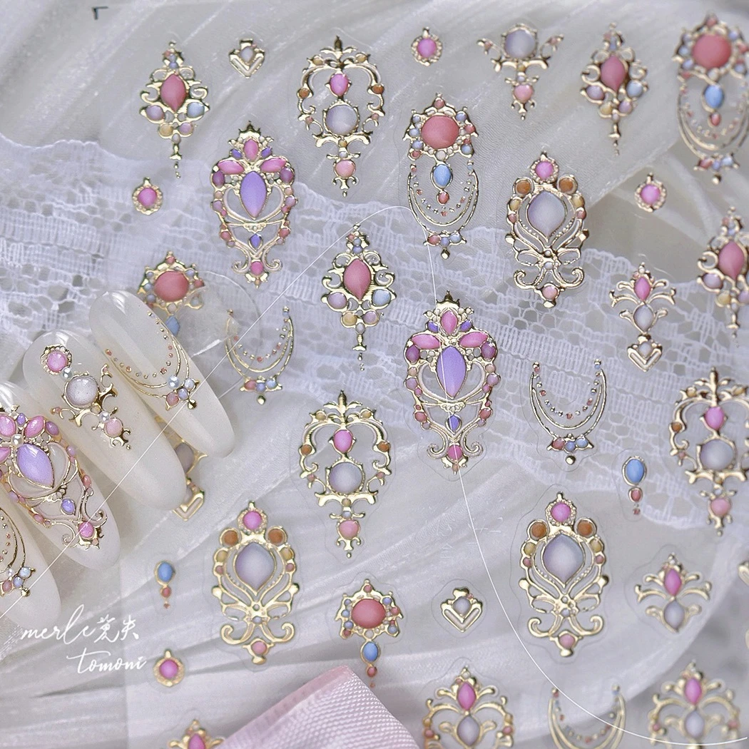 Elegante collana di pietre preziose nobili Modello delicato Cornice per foto retrò Cuore Fiore Adesivi autoadesivi per nail art Decalcomanie per manicure