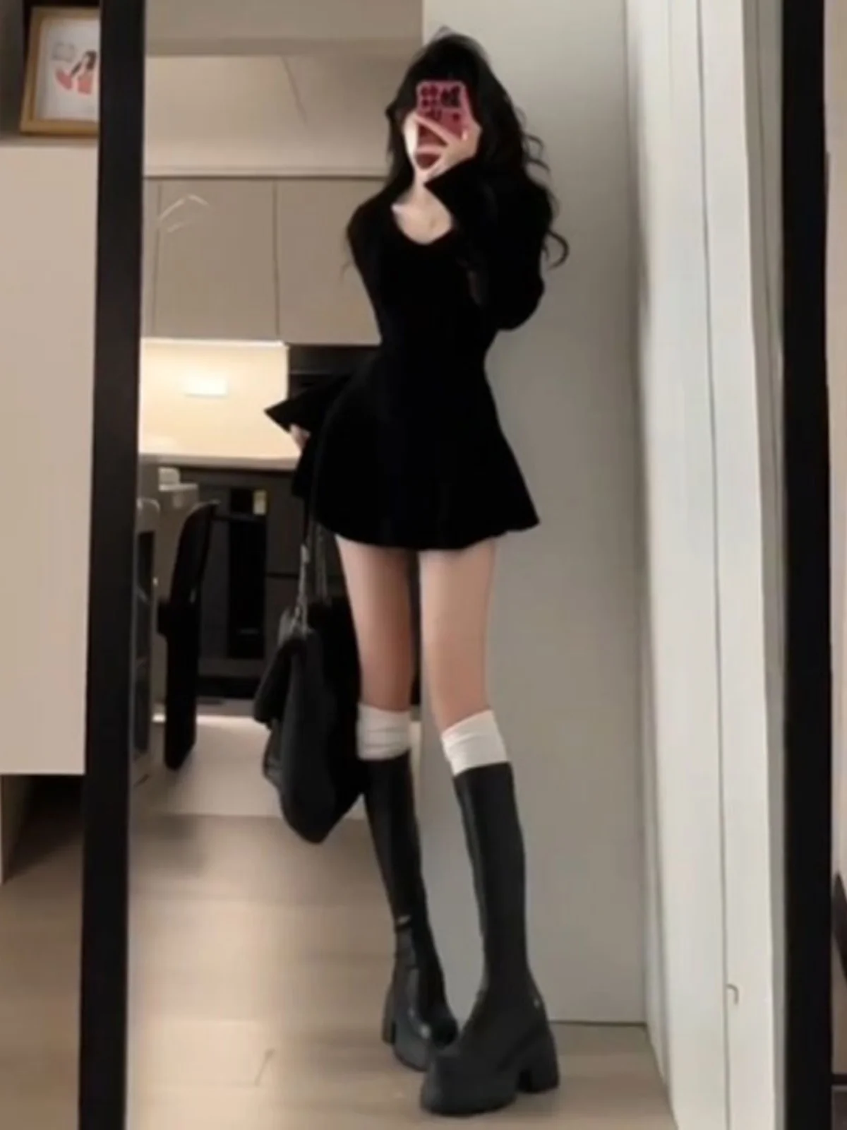 Elegante Vestido Negro Entallado Estilo Francés de Manga Larga con Cuello en U, Ideal para el Traslado Urbano, Vestido Midi de Algodón con Cinturón en la Cintura